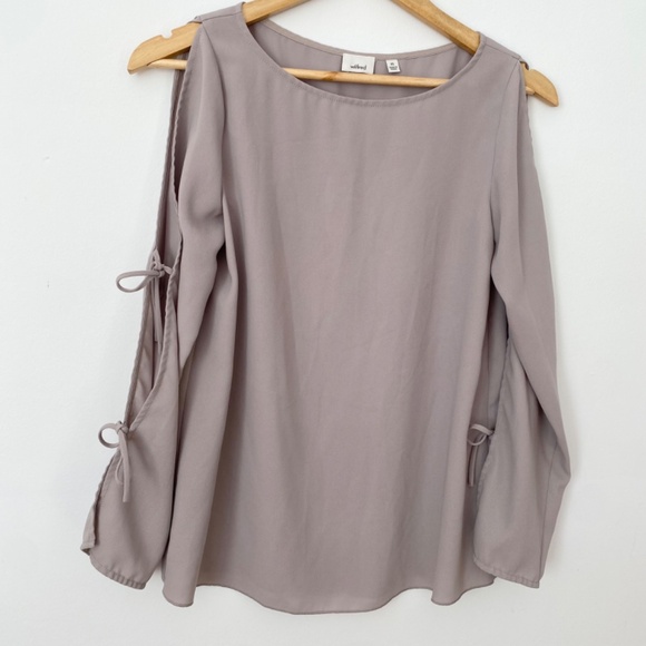 SOLD- Aritzia Wilfred tie sleeve blouse - Picture 6 of 7